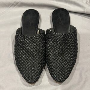 Universal Thread Black Mules with Woven Design